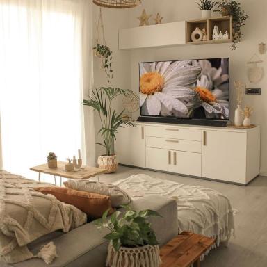 Daniel Host Sweet Home - Housity