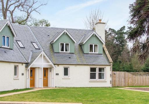 Chestnut Lodge at Carberry Tower Estate - Housity