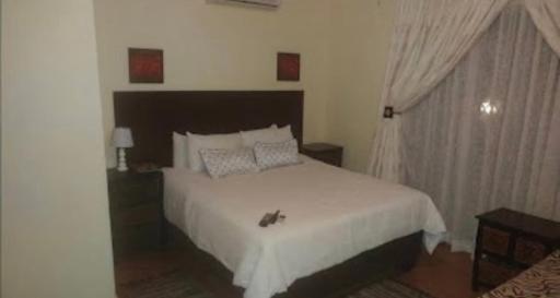 SHARONS GUESTHOUSE - Housity