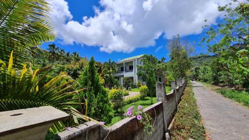 Vila Alam Sano Nggoang - Housity
