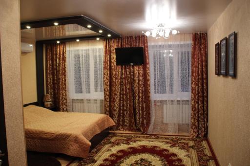 Hotel Lyuks - Housity