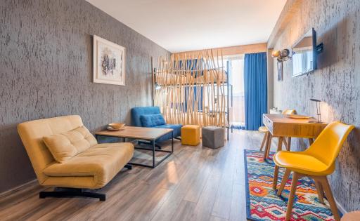 Touch the Mountains, Twins Hotel, New Gudauri - Housity