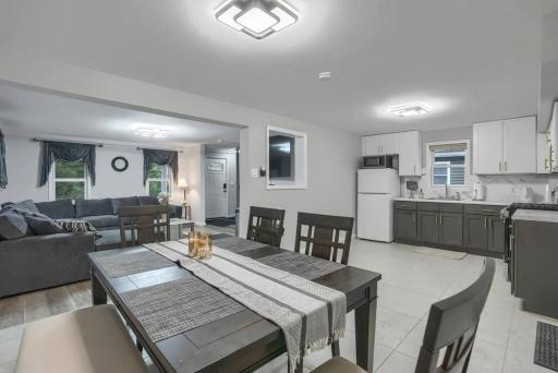 Discover Nature’s Glory! Perfect Family Home - Housity