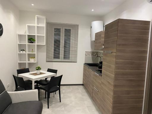 Gold House Filzi - Housity
