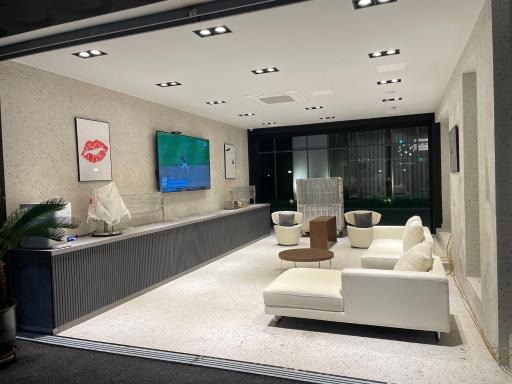 Gorilla Hotel - Housity