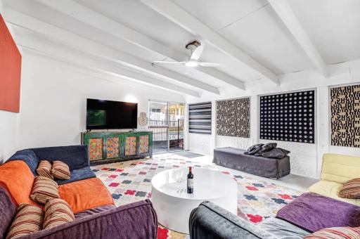 Beachside Family Entertainer - Housity