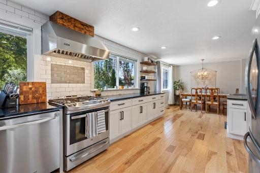 Family Friendly And Quiet Residential Oasis - Housity
