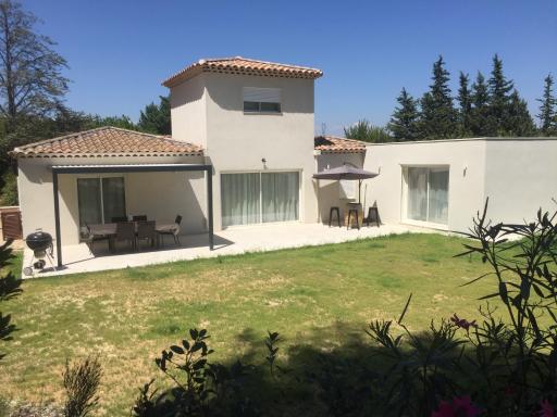 Chambre d hôtes Cabries Calas 5 min gare TGV Aix - Housity