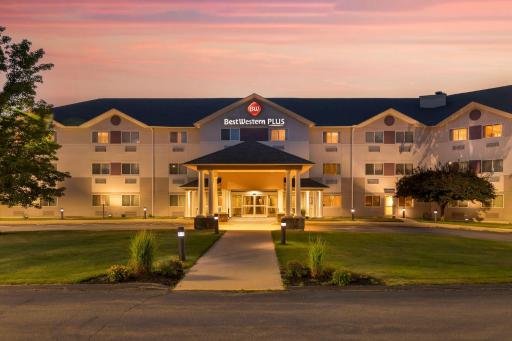 Best Western PLUS Executive Court Inn & Conference Center - Housity