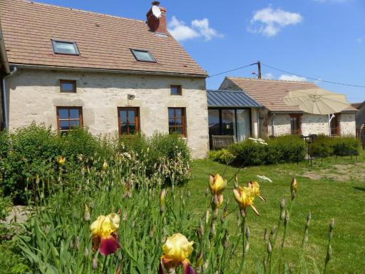 Gîte de charme en pleine nature pour 6 pers. avec cheminée, jardin de 7000 m², animaux acceptés - FR-1-489-5 - Housity