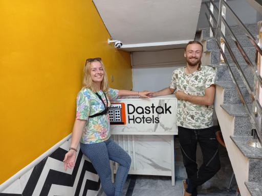 Dastak Hotels Near Airport & Bus Terminal - Housity