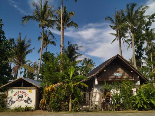 BUTTERFLY HOUSE, Libertad, General Luna, Siargao, Filipinas - Housity
