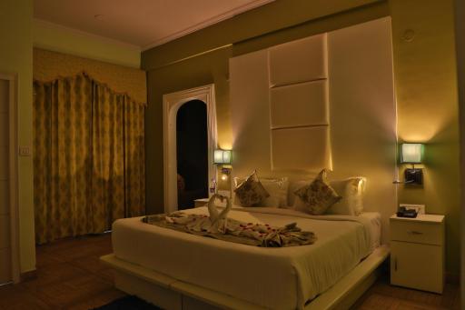 Hotel Drona Palace by SR Leisure Inn - Housity