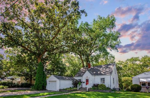 Charming Family Haven, On The Mighty Kankakee - Housity
