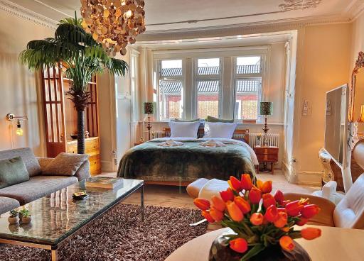 Four Individual Beautiful Spacious Rooms In Stylish Apartment - Housity