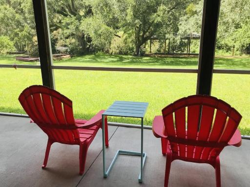 Hidden City Riverfront Apt Near Lakes Golf & Disney - Housity