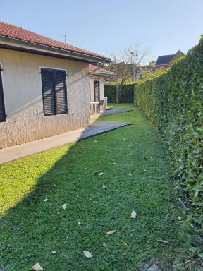Chambre dans villa chez l'habitant, parking gratuit, sanitaires partagés - Housity