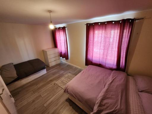NO Close To Central London 4 Bedroom House - Housity