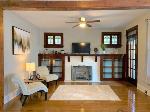Spacious and Cozy Home Close to Downtown and Parks! - Housity