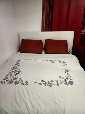Pantin : appartement soy ,Salon-cuisine, Chambre - Housity