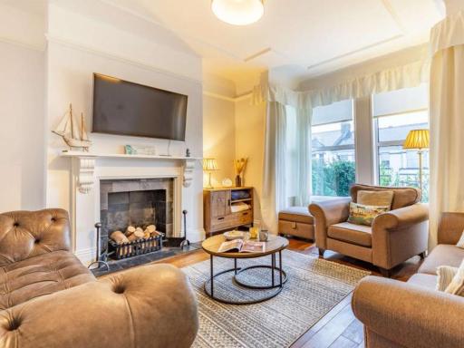 Family Friendly House nr Charlestown - Housity