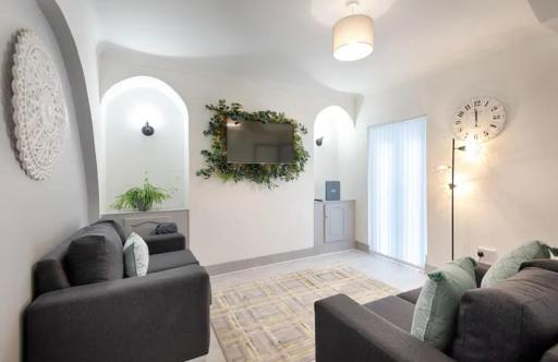 Groves House Swansea City Centre No pets - Housity