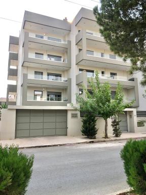Eleusis Luxury Flat park in yard - Housity