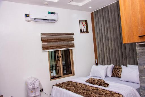 NIFEWAT APARTMENT leed studio apartment with gym, Netflix and WiFi - Housity