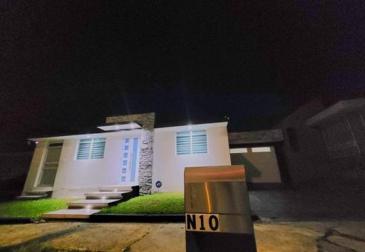 Luxury 3-bedrooms near airport in San Juan - Housity
