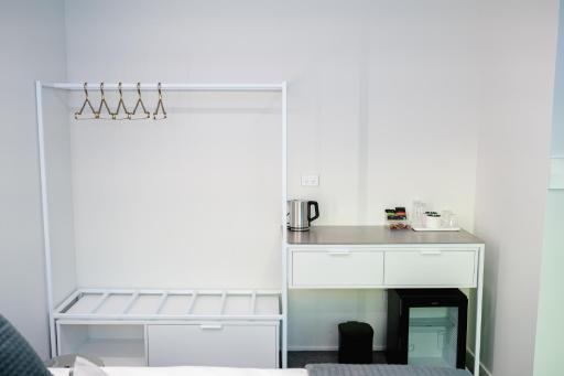 Quarters B2- Luxurious & Futuristic Studio - Housity