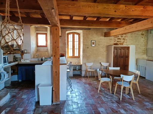 Maison atypique coeur de village historique - Housity