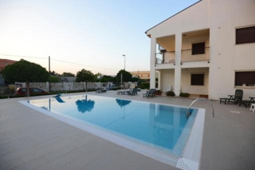 Lina apartments - Housity