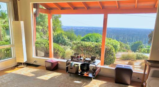 La'Oasis with views, 2000 sqft house, large yard - Housity