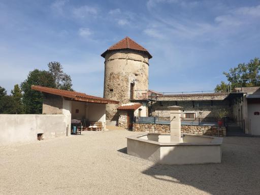 Tour de charme atypique - Housity