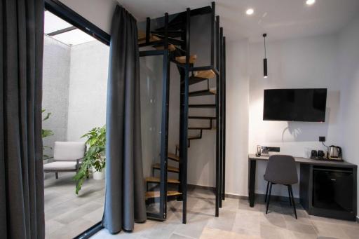 White Trilogy - Housity