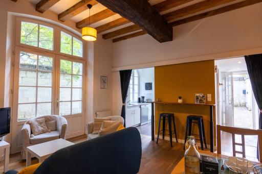 Maison au pied du Château-Cour-Proche Centre Ville - Housity