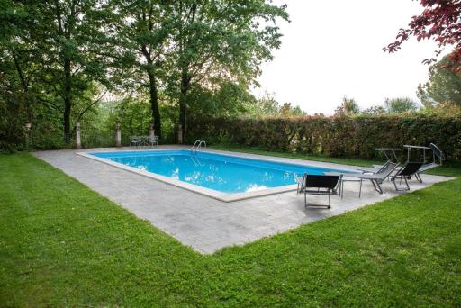 Charming villa in Alvignano with private pool - Housity