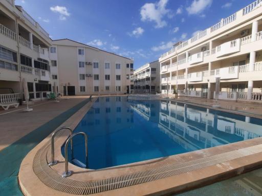 Lovely 2-Bed Apartment three communal pool Didim - Housity