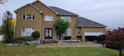 4 Bedroom Beautiful House - Housity