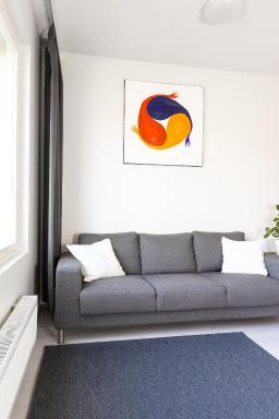 Valoisa parvekkeellinen kaksio, oma parkkipaikka - Housity