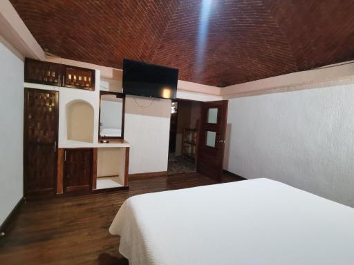 Bonita habitación con terraza, en el centro de Ixtapa a unos pasos de la Zona hotelera - Housity