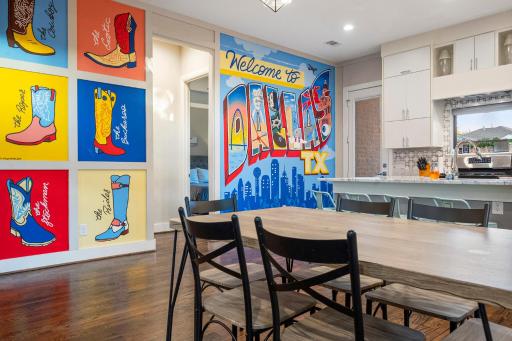 9 Minutes to Downtown Dallas - 1000mbps - King Suite - 58 in TV - Games - Housity