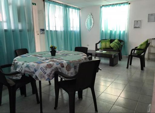 Keren tropical house - Housity