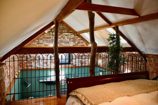 18th century 3 bed Barn- Beautifully converted - Housity