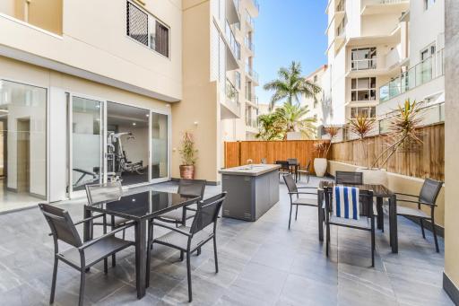 Beachfront Redvue Holiday Apartments - Housity