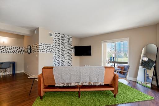 A Prime Plaza location, luxury home and a well-appointed building with amenities 303 - Housity