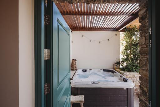 Andama Luxury Suites - Housity