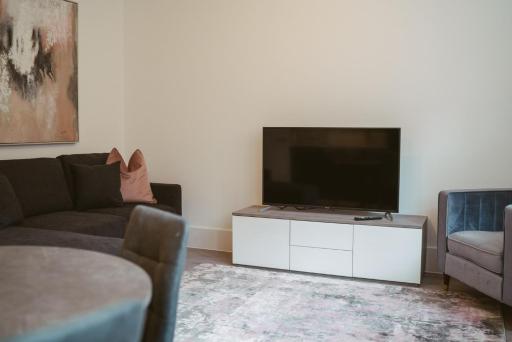 Apartment 4 2 bedroom, sleeps x 6 - Housity