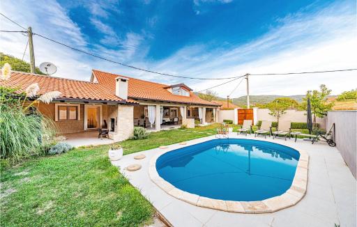 Beautiful Home In Seget Gornji With Wifi, 3 Bedrooms And Outdoor Swimming Pool - Housity