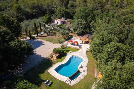 Hidden Gem within a peaceful olive orchard, large oak forest - Housity